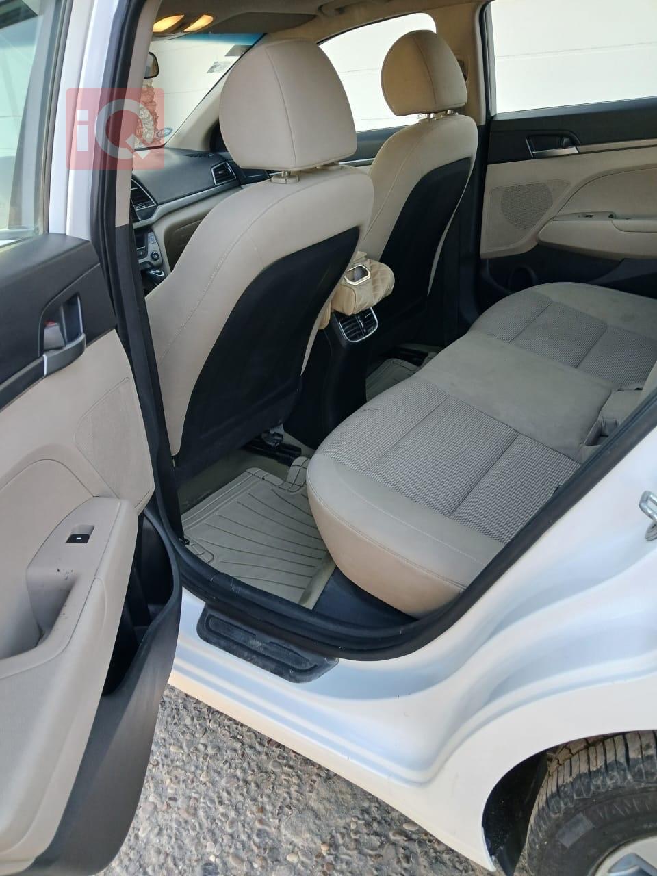 هیۆندای ئەلەنترا